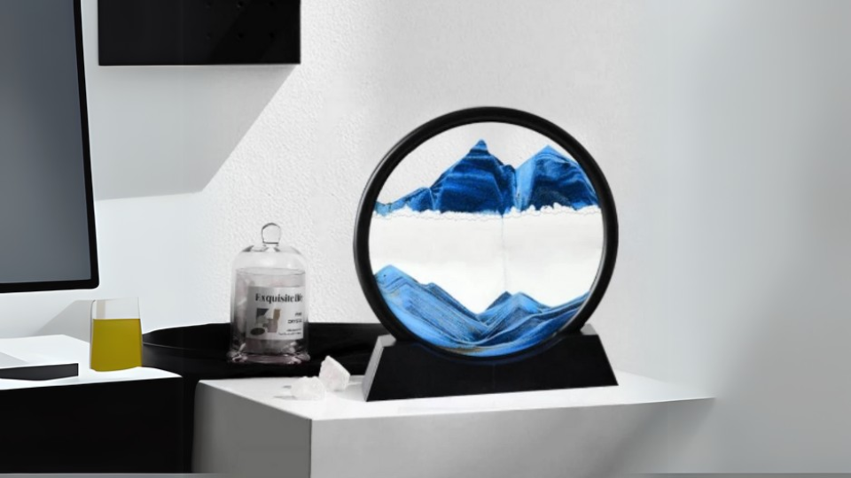 Quadros e Molduras diferentes: Quadro de vidro com areia que fica mudando de acordo com a posição